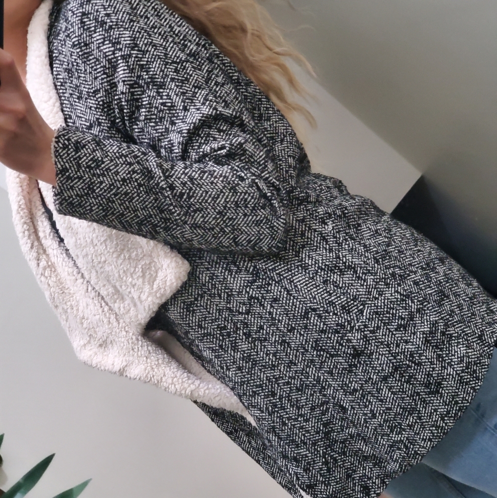 Coat - Picture 3 of 3